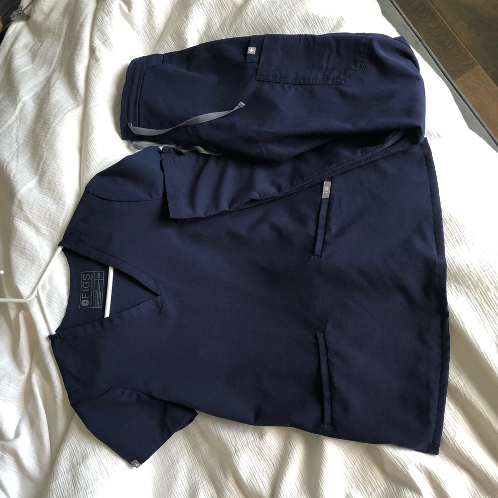 Figs scrub set!Catarina scrub top and Yola pants